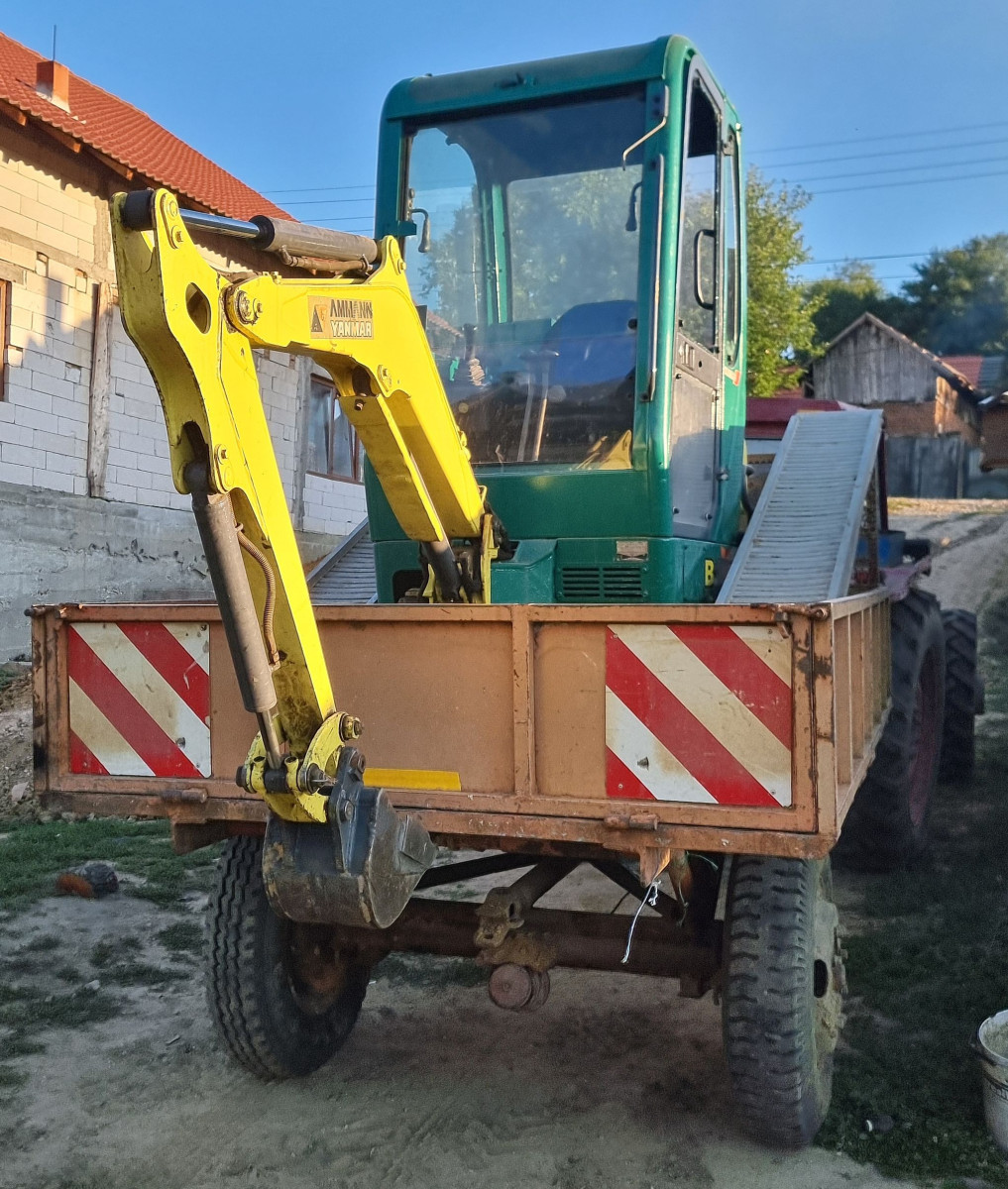 Miniexcavator Yanmar B15-3