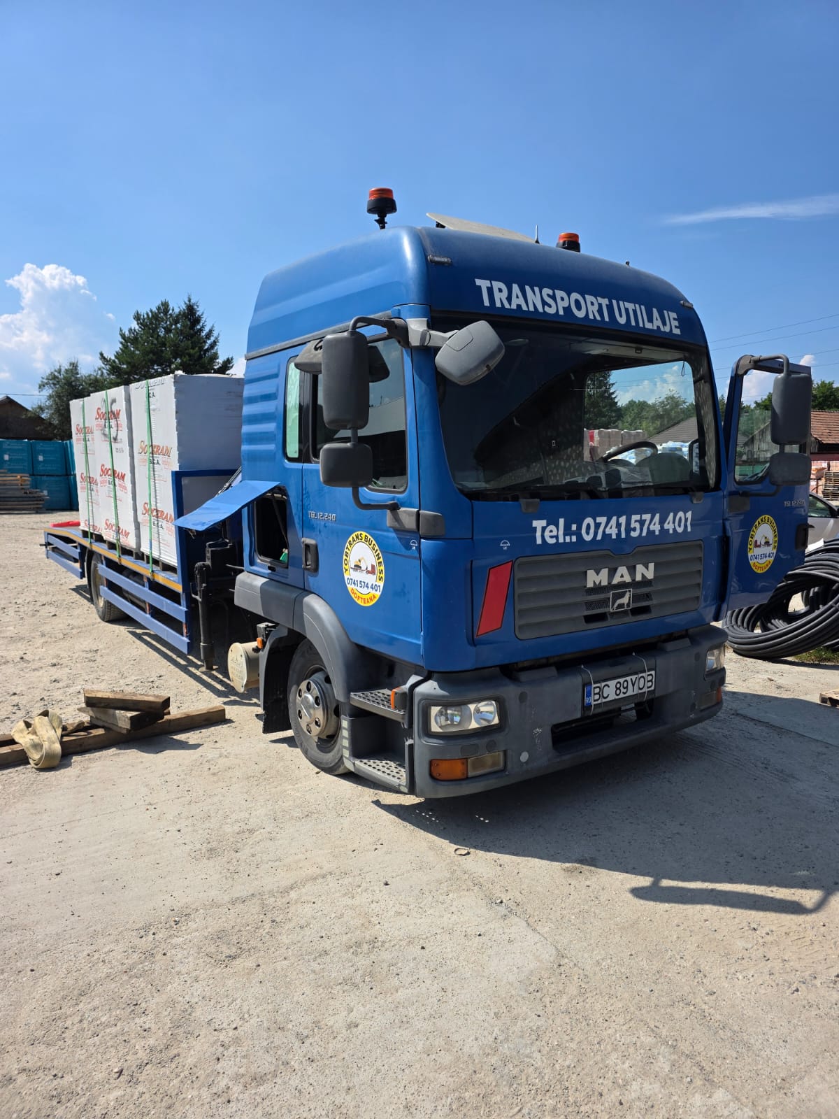 Autoplatforma 12t cu macara in spatele cabinei!