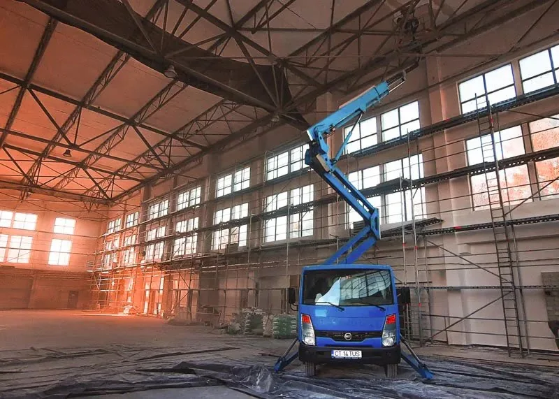 Închiriere nacelă pe camion 22 m, Nissan Cabstar cu Tecchio M22, Constanța