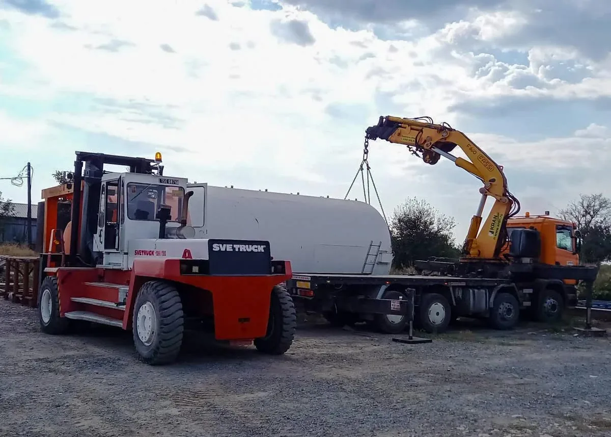 Închiriere stivuitor Svetruck 28 tone pentru containere și sarcini grele, Constanța